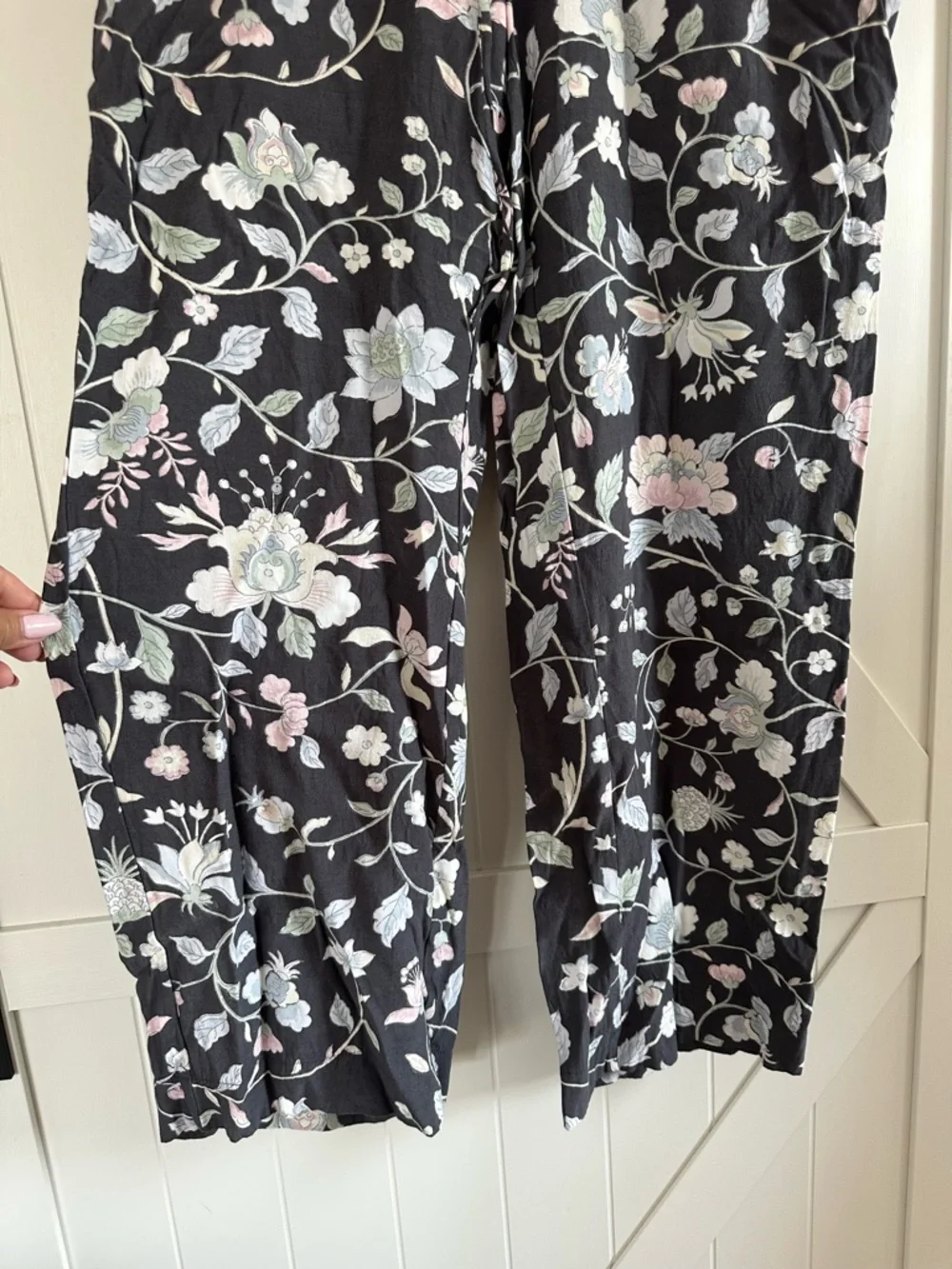 LOFT Floral Wide Leg Pants Dark Gray Boho Pull On Viscose Lightweight Small - Picture 2 of 4